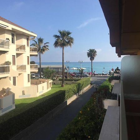 Ferienwohnung A Due Passi Dal Mare Vallecrosia Exterior foto