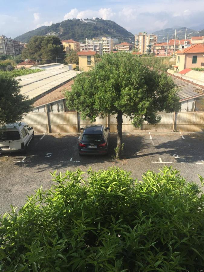 Ferienwohnung A Due Passi Dal Mare Vallecrosia Exterior foto
